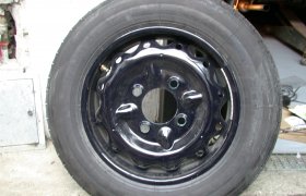 Pneumatico Michelin 165/400 Originale con disco ruota in acciaio specifico con fori scarico aria da tamburo freni